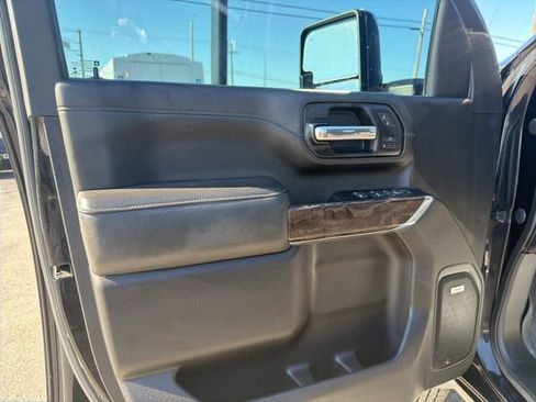 Used 2022 GMC Sierra 2500 Denali image 12