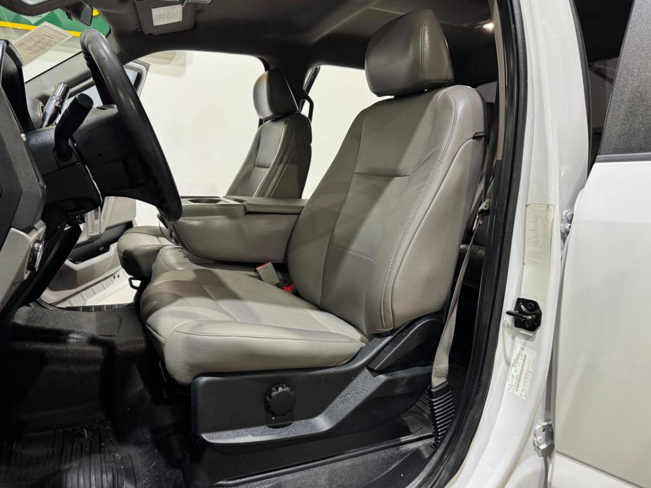 Used 2018 Ford F350 XL w/ Power Equipment Group AWD/4WD image 15