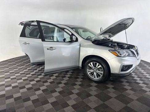 Used 2019 Nissan Pathfinder SV AWD/4WD image 12