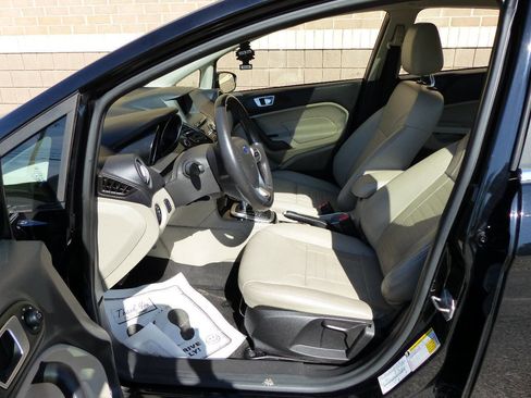 Used 2016 Ford Fiesta Titanium FWD image 22