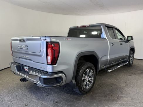 Used 2023 GMC Sierra 1500 SLE w/ X31 Off-Road Package AWD/4WD image 9