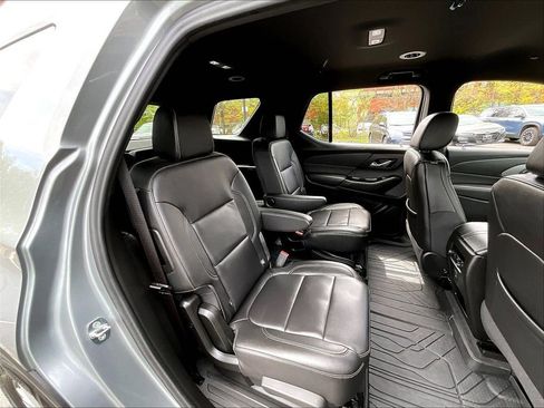 Used 2023 Chevrolet Traverse LT w/ LPO, Floor Liner Package AWD/4WD image 15