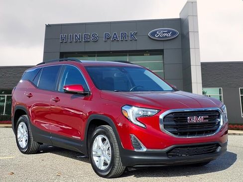 Used 2021 GMC Terrain SLE w/ Driver Convenience Package image 1