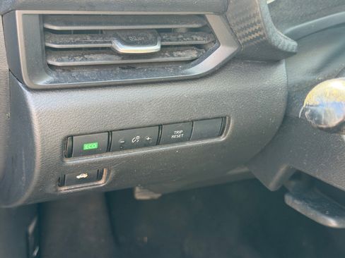 Used 2024 Nissan Sentra S FWD image 8