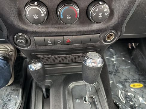 Used 2018 Jeep Wrangler Sport image 16