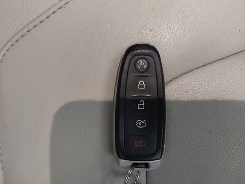 Used 2016 Ford Focus Titanium FWD image 32