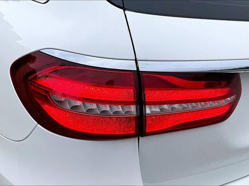 Used 2017 Mercedes-Benz E 400 4MATIC Wagon image 30