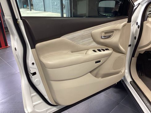 Used 2017 Nissan Murano SL w/ Cargo Package FWD image 9
