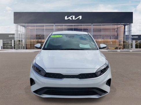 Used 2024 Kia Forte LXS w/ LXS Technology Package FWD image 2
