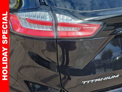 Used 2023 Ford Edge Titanium image 39