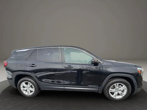 Used 2022 GMC Terrain SLE AWD/4WD image 4