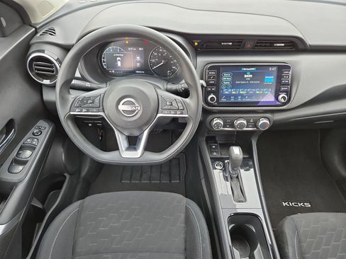 Used 2024 Nissan Kicks SV image 14