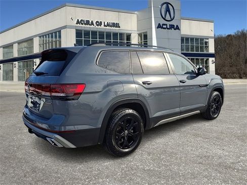 Used 2024 Volkswagen Atlas Peak Edition SEL image 6