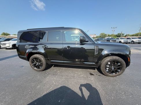 Used 2024 Land Rover Defender 130 Outbound AWD/4WD image 2