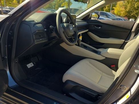 New 2025 Honda Accord LX image 9