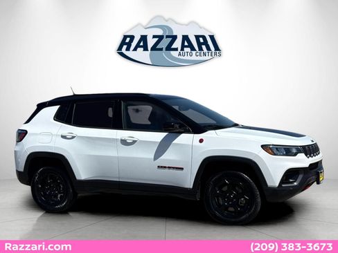 Used 2024 Jeep Compass Trailhawk AWD/4WD image 1