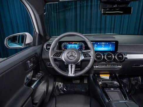 New 2026 Mercedes-Benz GLB 250 image 14