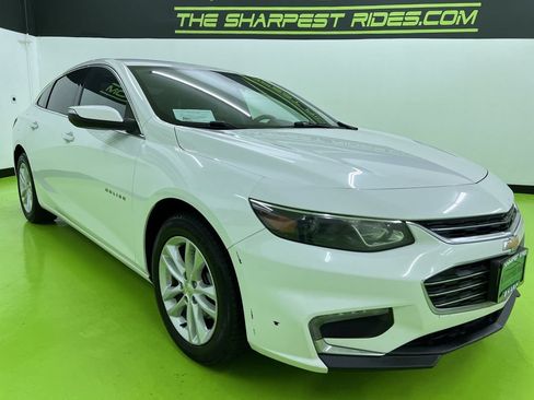 Used 2018 Chevrolet Malibu LT FWD image 2