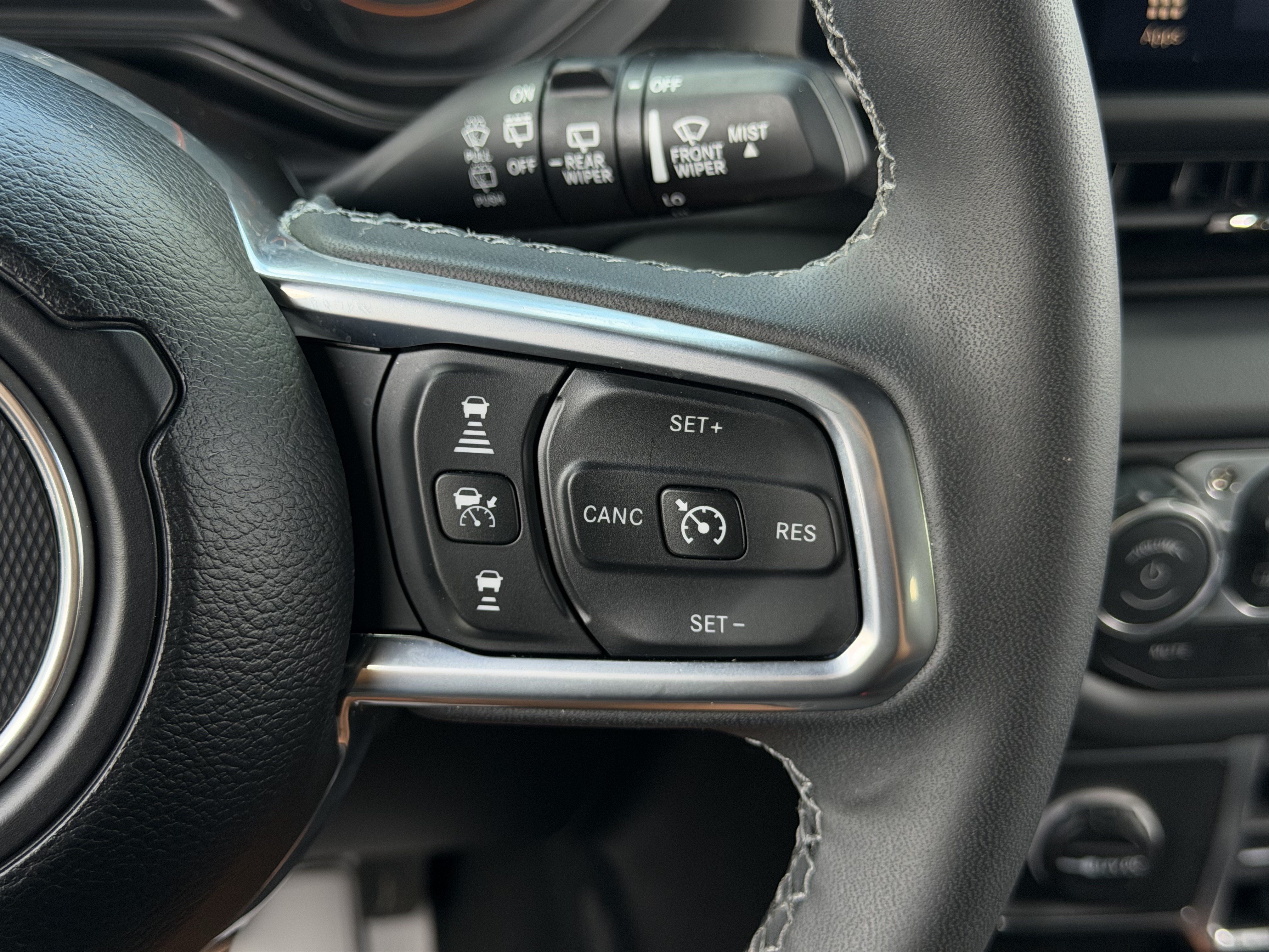 Used 2026 Jeep Wrangler Unlimited Sahara AWD/4WD image 19
