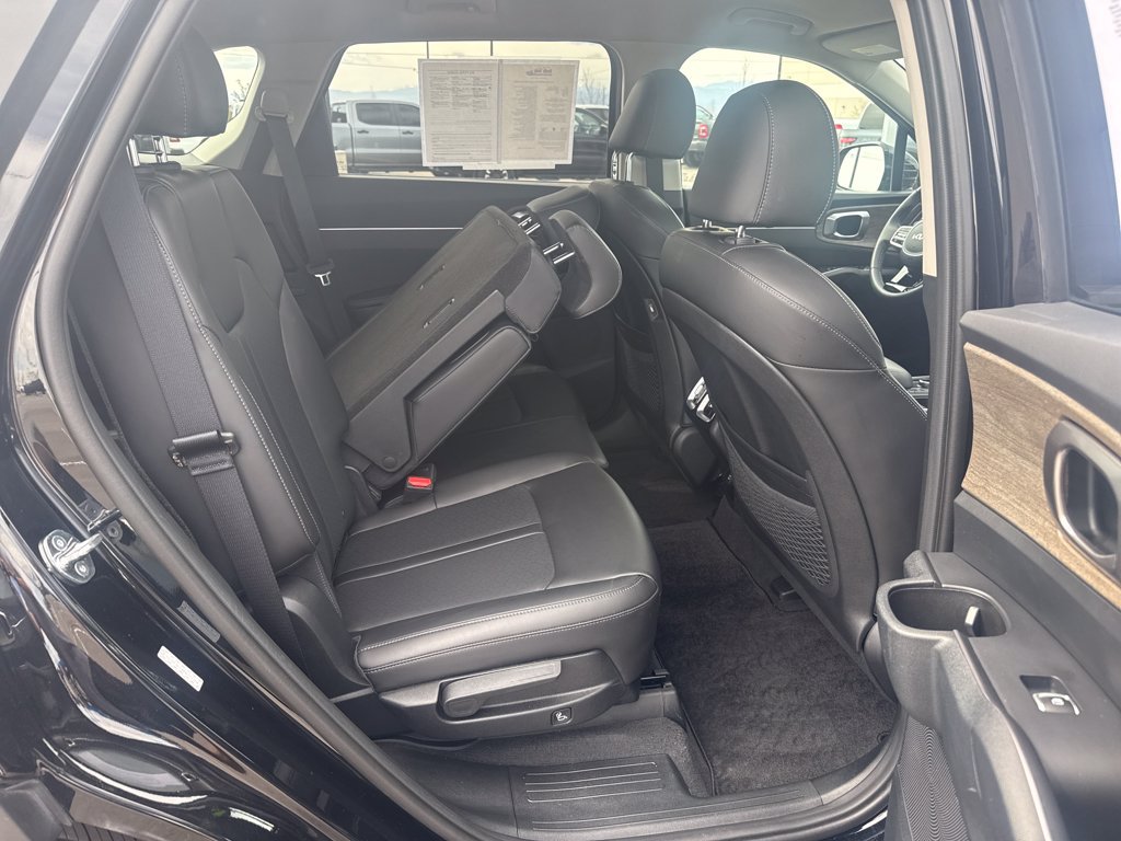 Used 2023 Kia Sorento S AWD/4WD image 30
