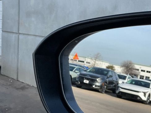 Used 2025 Nissan Rogue SV image 20