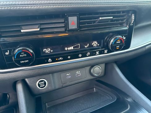 Used 2021 Nissan Rogue SV w/ Premium Package AWD/4WD image 36