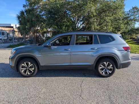 Used 2025 Volkswagen Atlas SE FWD image 7