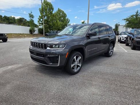 New 2026 Jeep Grand Cherokee L Limited RWD image 2