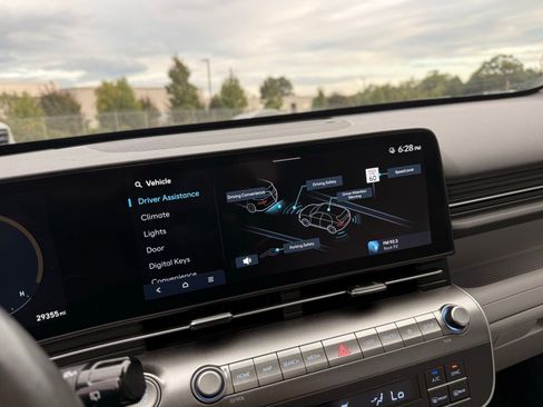 Used 2024 Hyundai Kona Limited image 29