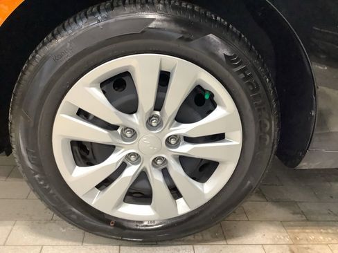 Certified 2023 Kia Soul LX image 28