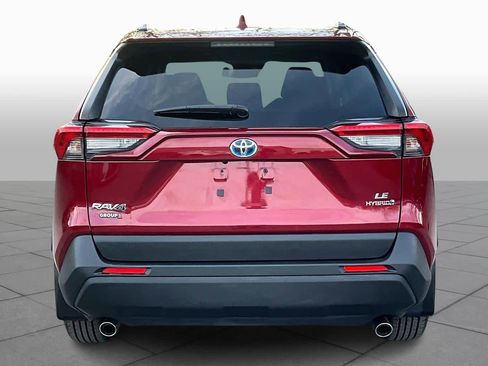 Used 2019 Toyota RAV4 LE w/ Carpet Mat Package image 5