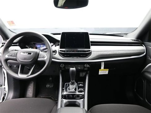 Used 2025 Jeep Compass Sport image 14