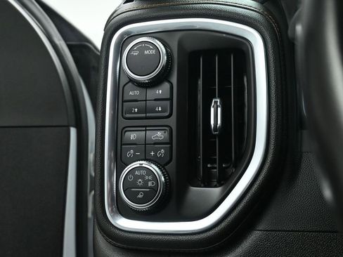 Used 2023 GMC Sierra 3500 AT4 image 36