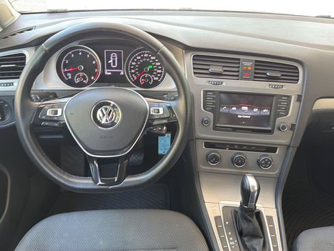 Used 2016 Volkswagen Golf S FWD image 17