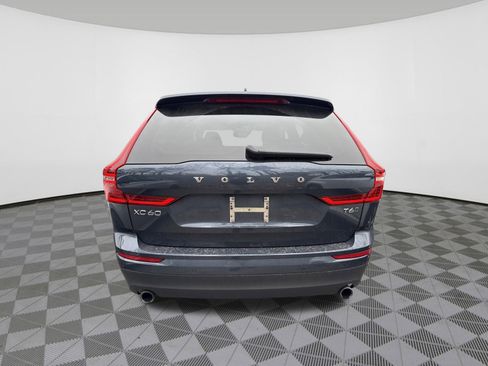 Used 2018 Volvo XC60 T6 Momentum w/ Convenience Package image 6