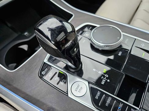 Used 2022 BMW X5 xDrive45e w/ M Sport Package image 31