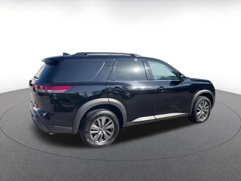 Used 2025 Nissan Pathfinder SV AWD/4WD image 12