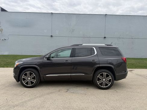 Used 2018 GMC Acadia Denali w/ Technology Package AWD/4WD image 4