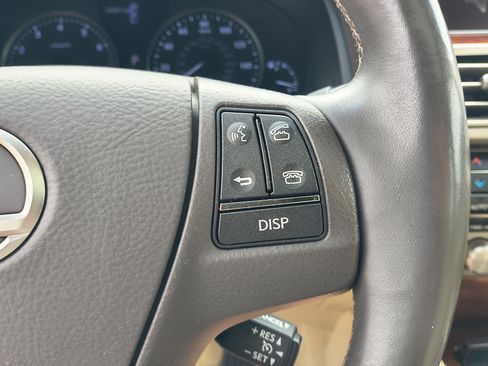 Used 2016 Lexus LS 460 w/ Comfort Package RWD image 33