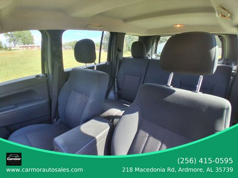 Used 2012 Jeep Liberty Sport image 8