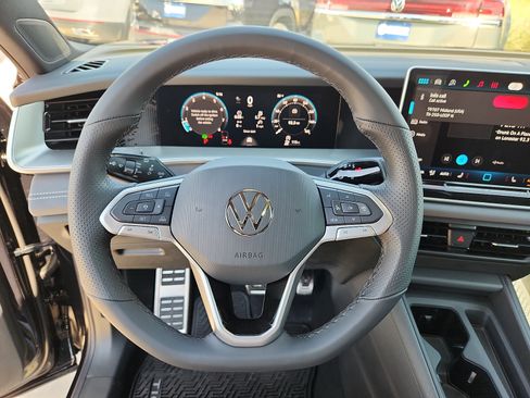 Used 2026 Volkswagen Tiguan SE R-Line FWD image 16