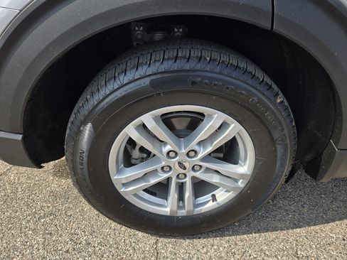 Certified 2023 Ford Explorer XLT w/ Class IV Trailer Tow Package image 14