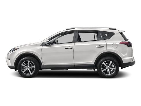 Used 2017 Toyota RAV4 XLE FWD image 2