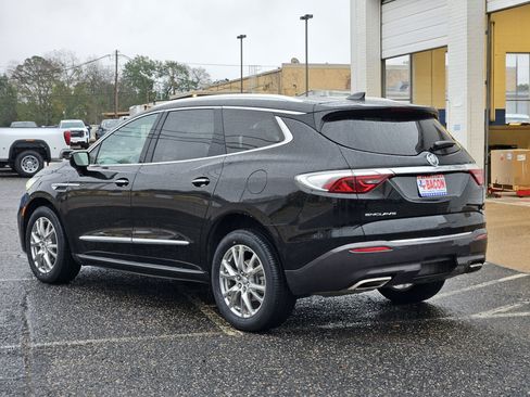 Used 2023 Buick Enclave Premium w/ Experience Buick Package image 4