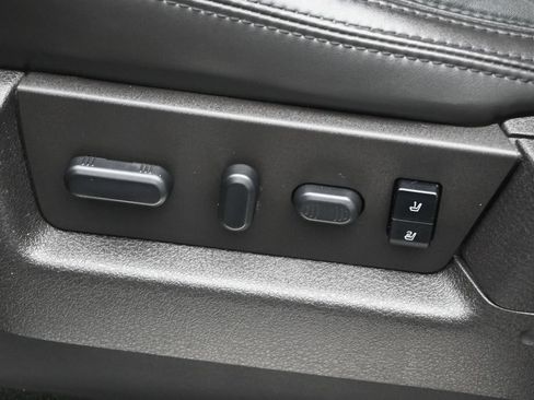 Used 2013 Ford F150 Platinum RWD image 9