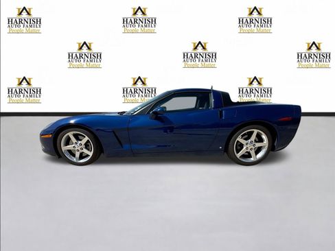 Used 2006 Chevrolet Corvette Coupe w/ Preferred Equipment Group RWD image 3