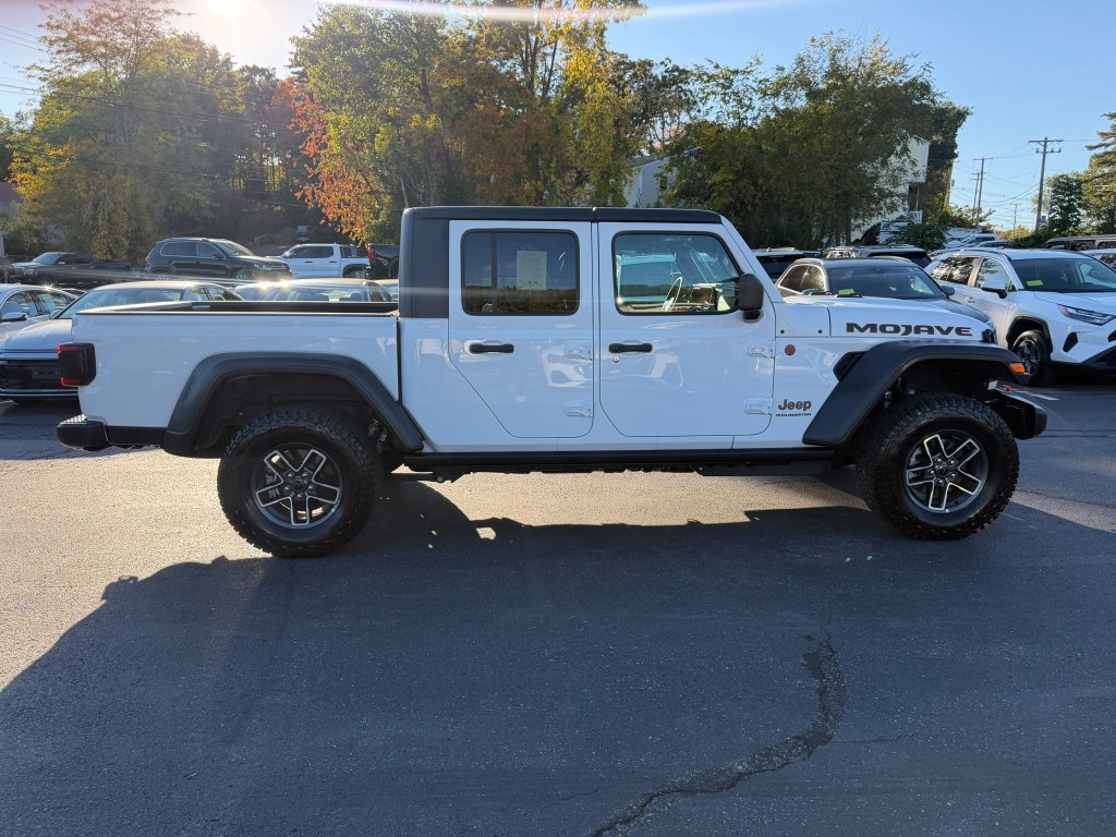Used 2026 Jeep Gladiator Mojave AWD/4WD image 6