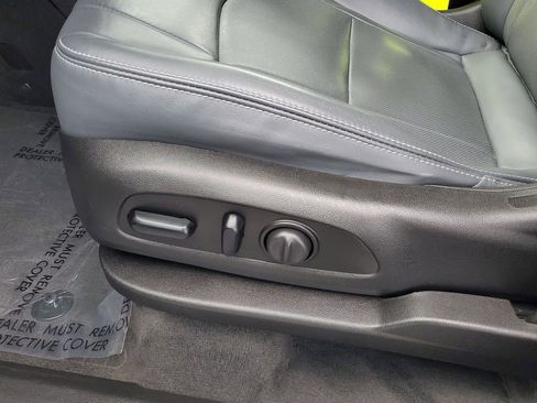 Used 2020 Buick Enclave Essence w/ Sport Touring Edition image 9