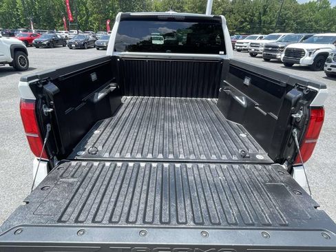 Used 2025 Toyota Tacoma SR5 AWD/4WD image 9