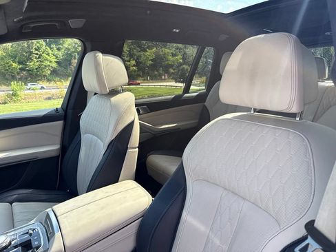 Used 2020 BMW X7 M50i w/ Dynamic Handling Package AWD/4WD image 10